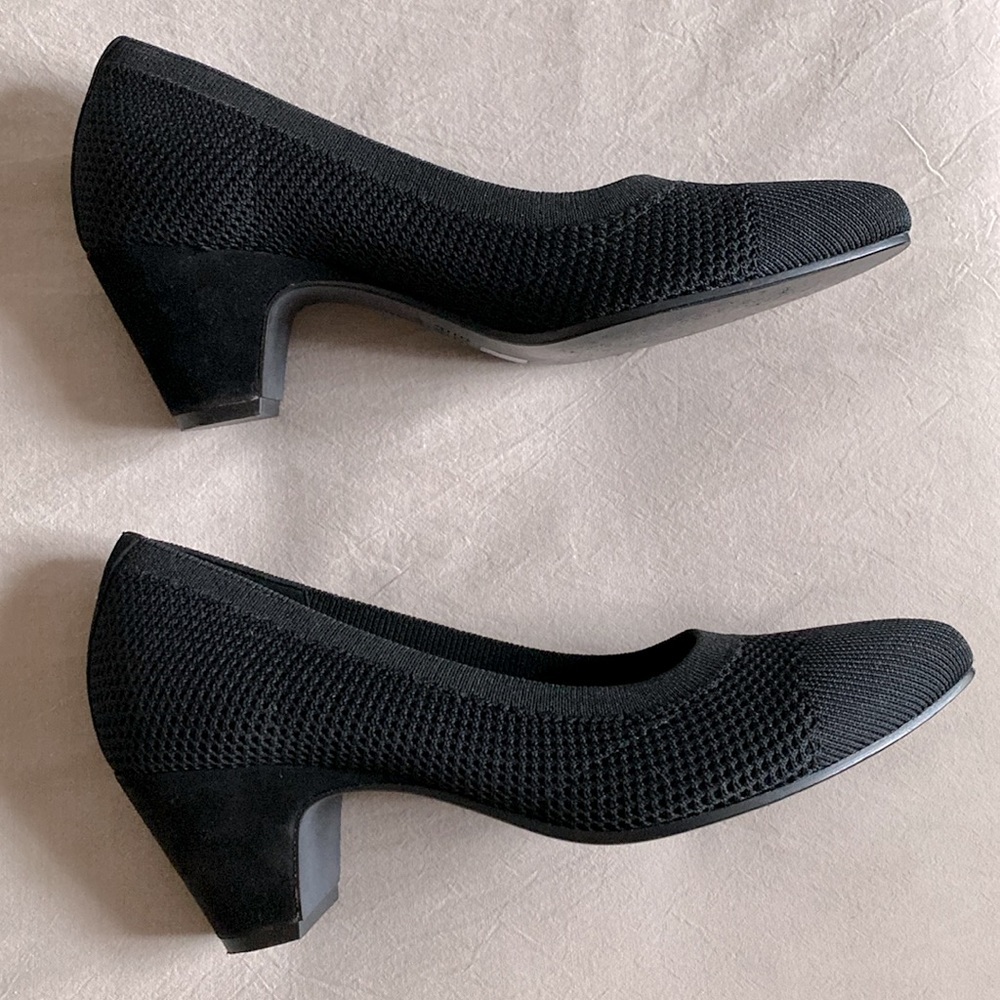 Eileen Fisher stretch fabric and suede leather pumps. Size - 8